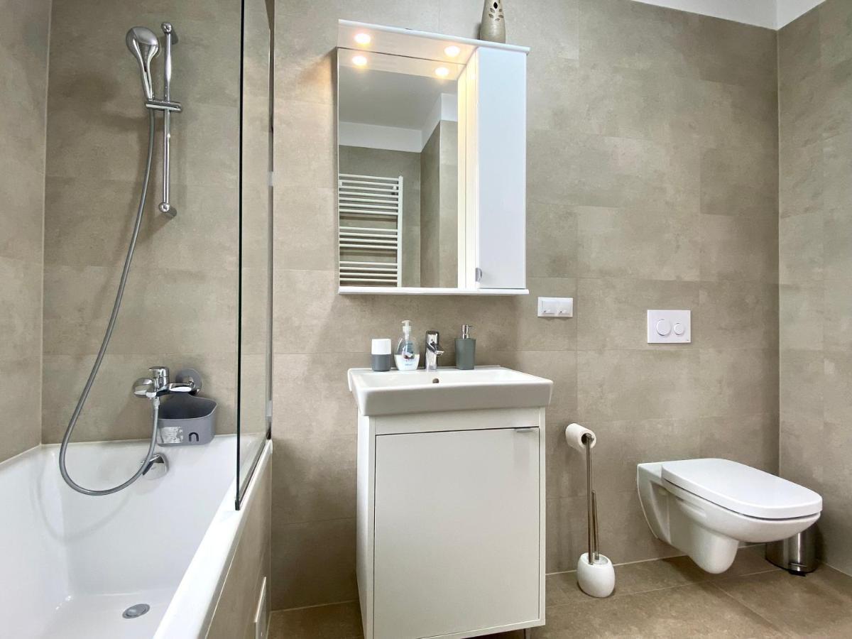 Astoria Apartment - Pet Friendly Braşov Esterno foto