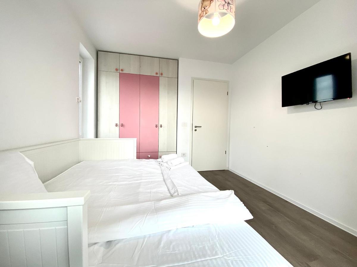 Astoria Apartment - Pet Friendly Braşov Esterno foto