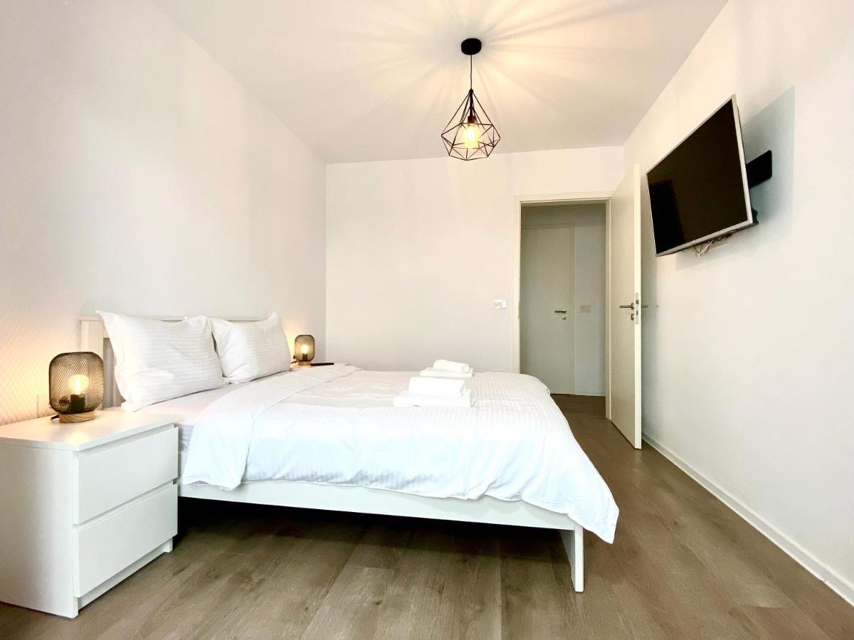 Astoria Apartment - Pet Friendly Braşov Esterno foto