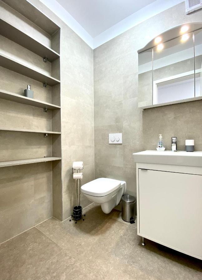 Astoria Apartment - Pet Friendly Braşov Esterno foto